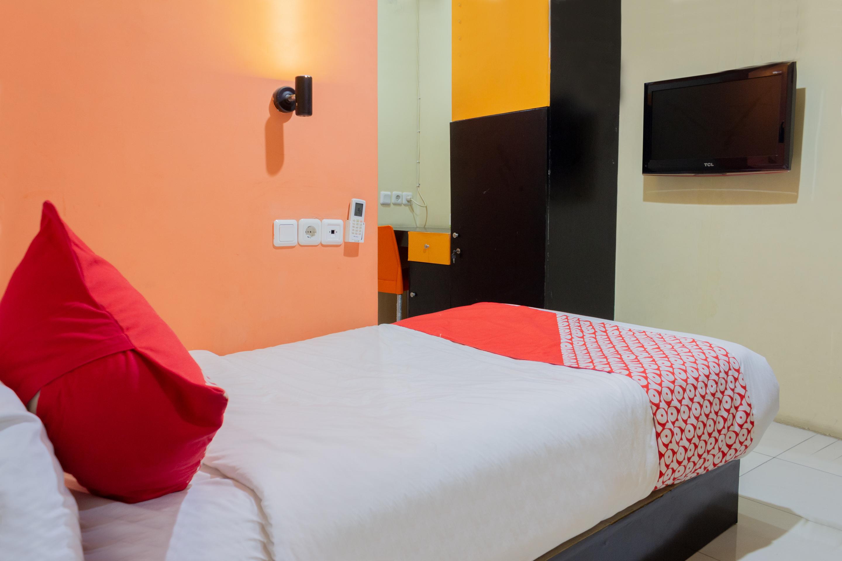 Audah Guesthouse Syariah Redpartner Jakarta Exterior photo